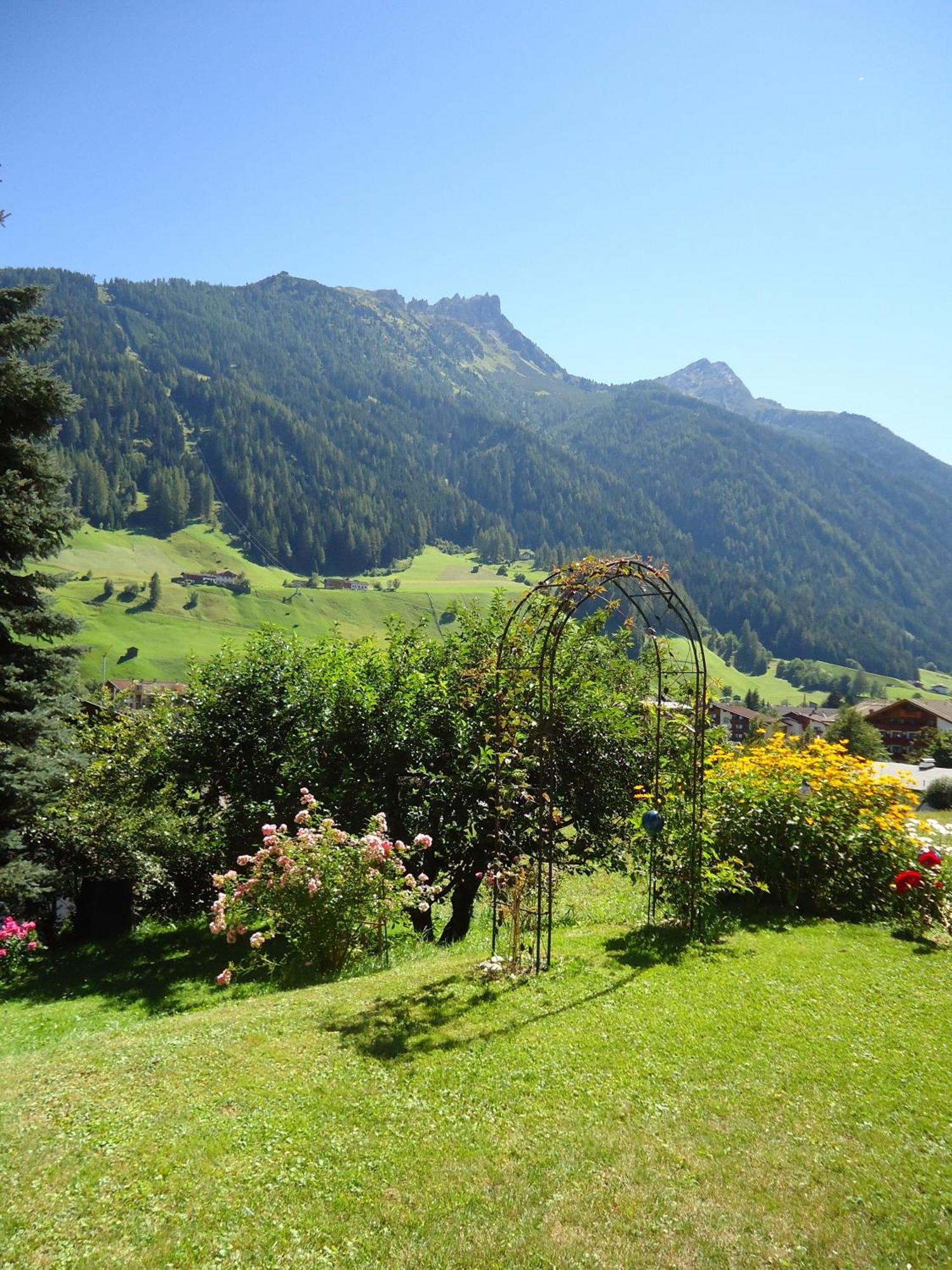 Josefinenhof Hotel Neustift im Stubaital Exterior photo