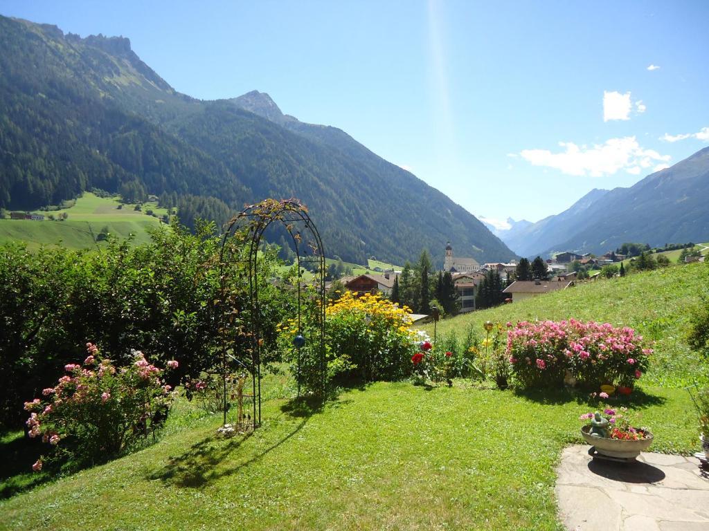 Josefinenhof Hotel Neustift im Stubaital Exterior photo